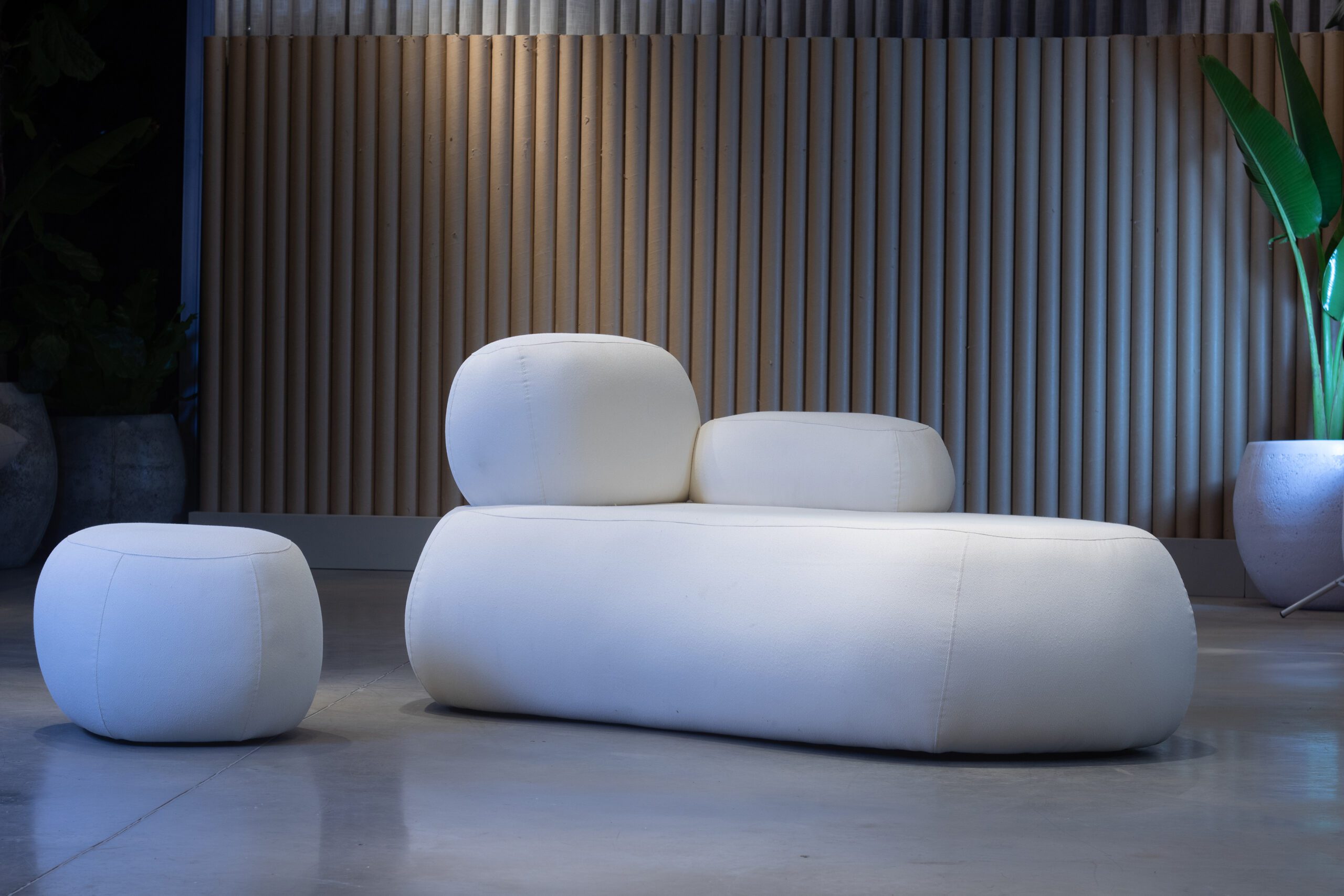 Donna Chaise e puff