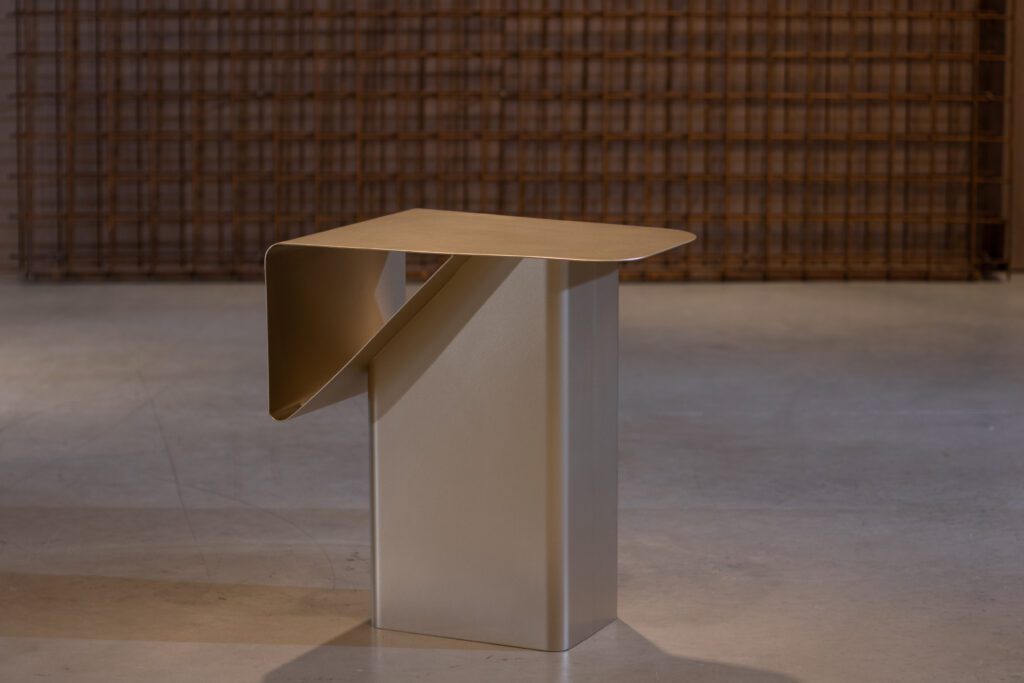 MESA DE APOIO PILAR