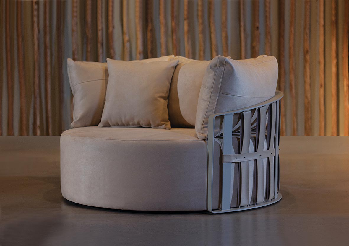 Victoriana Chaise Capa